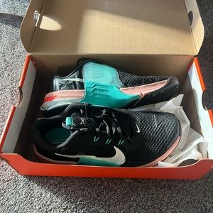 NWT Nike Metcon 7, black and teal